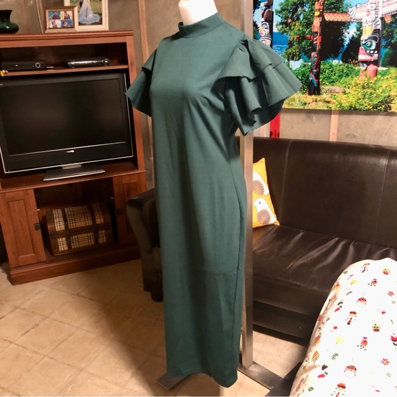 Emerald dress by SHEIN.  Gorgeous ruffled sleeve detail.  Size 12.  New. - Picture 4 of 7